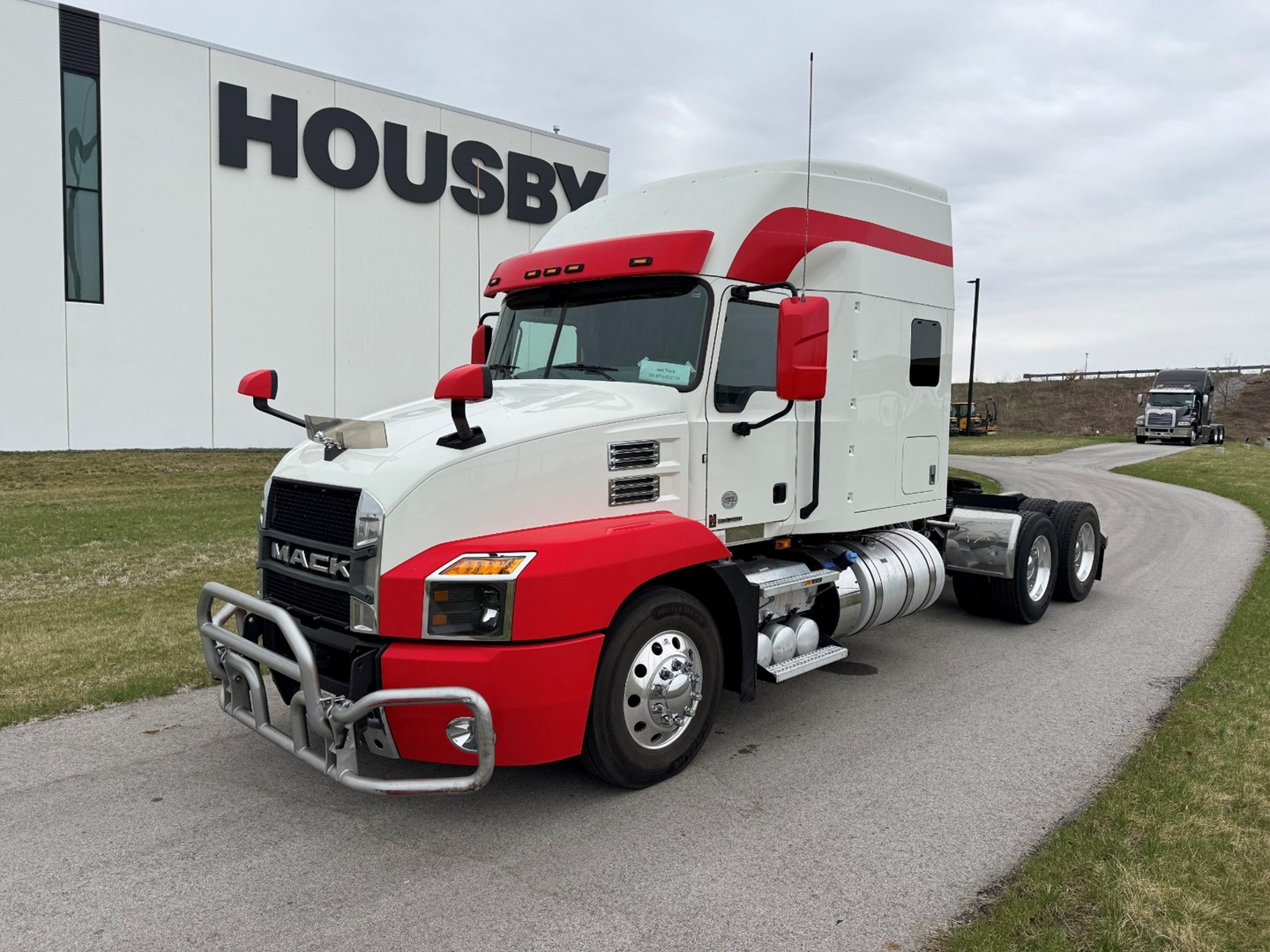 2021 Mack Anthem Sleeper - image 1